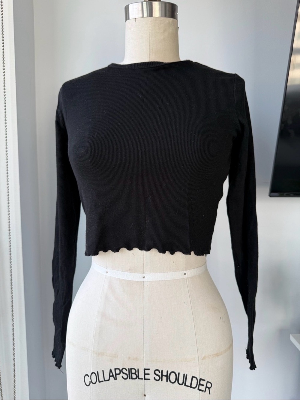 Pull&Bear Black Ribbed Cropped Long-Sleeve Tee